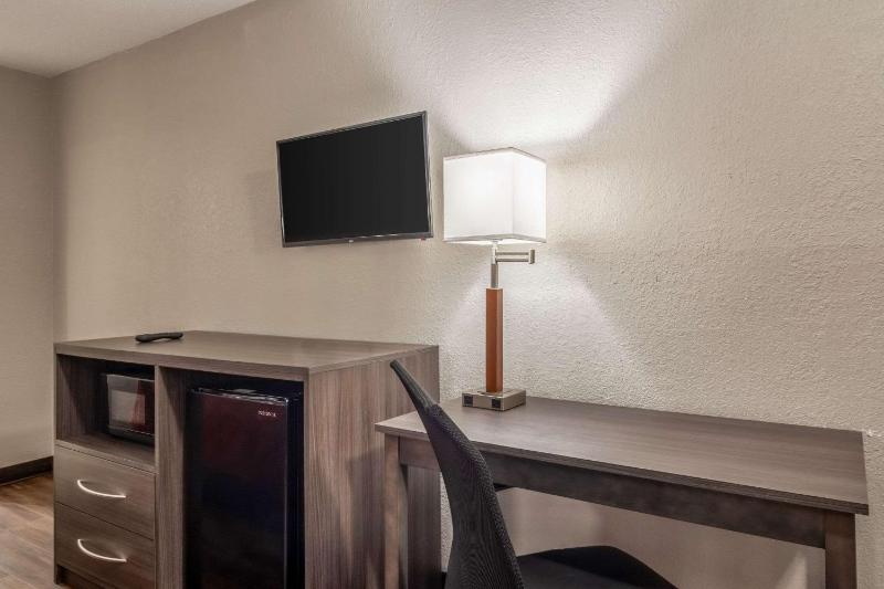King Room - Non-Smoking image 2
