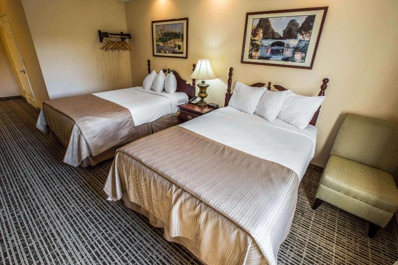 Double Room with Two Double Beds - Non-Smoking image 2