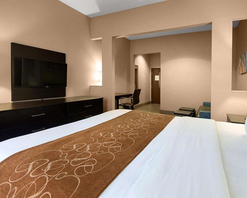 King Suite - Disability Access/Non-Smoking image 2