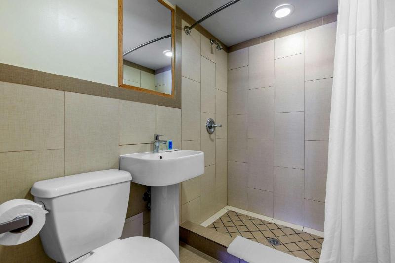 Double Room with Two Double Beds - Non-Smoking image 3