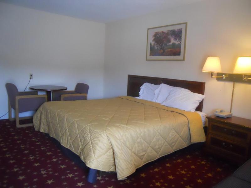 King Room - Non-Smoking image 4