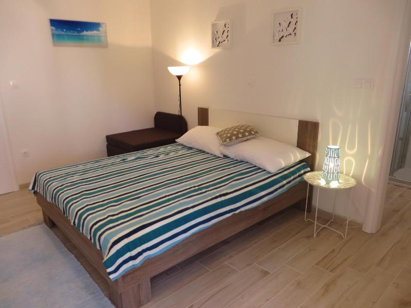 Triple Room with Balcony image 2