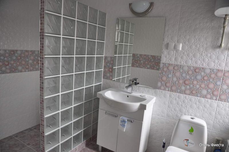 One-Bedroom Apartment image 2