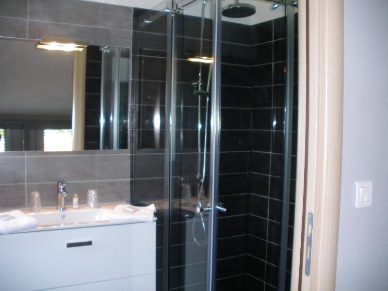Double Room image 3