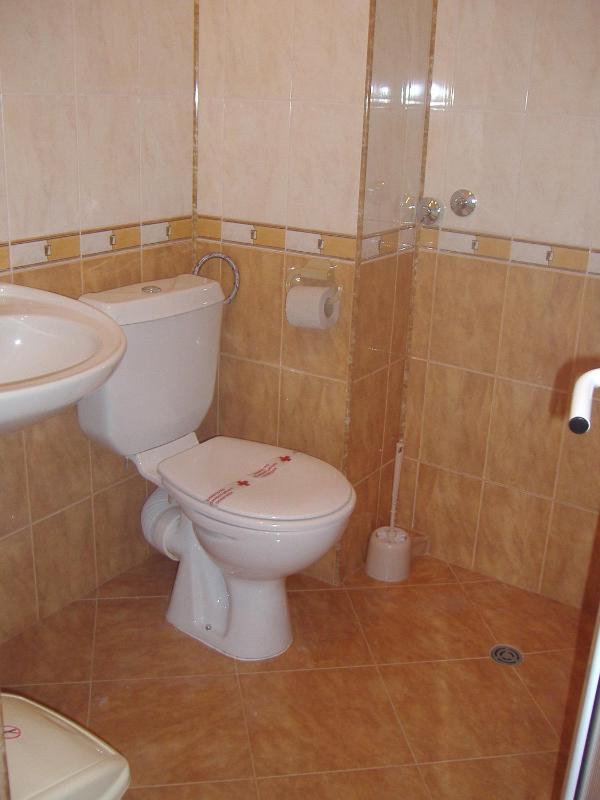 Triple Room with Balcony image 3