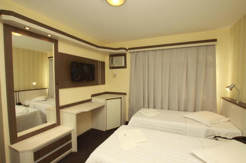 Hotel Blumenau by Pires - Balneário Camboriú - image 30