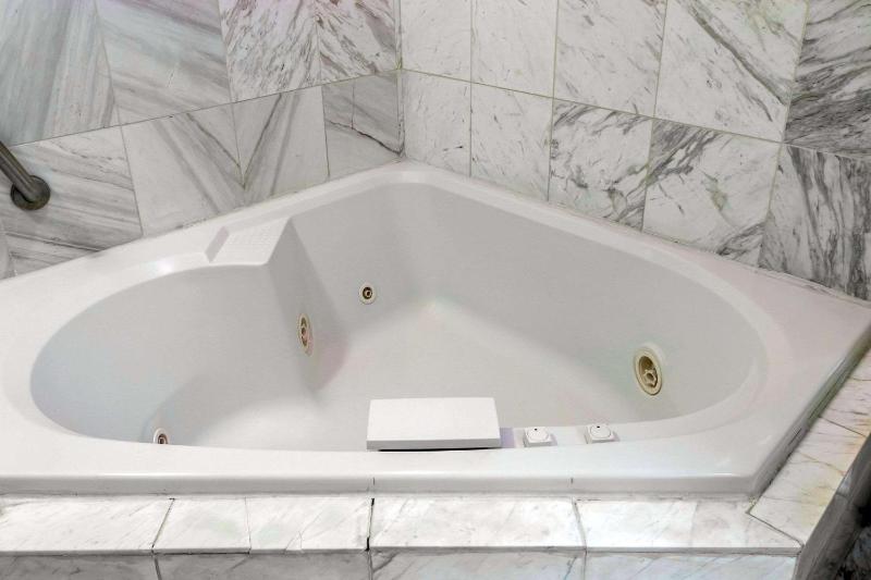 King Suite image 4