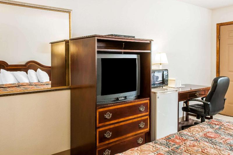 King Room - Non-Smoking image 3