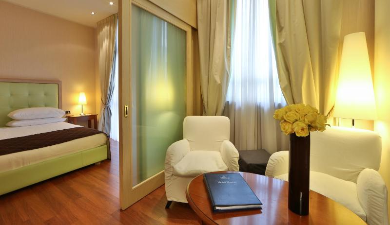 Junior Suite image 1