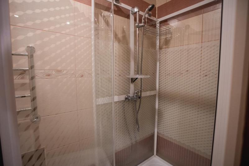 Economy Double or Twin Room with Shared Bathroom image 2