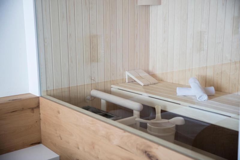 Deluxe Double Room with Sauna image 4