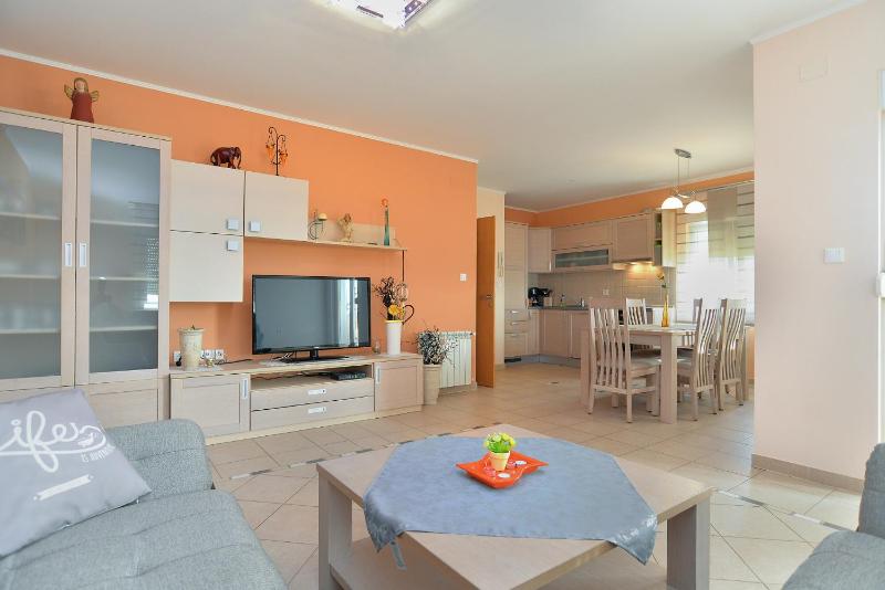 Apartment Anto 1772 - image 20