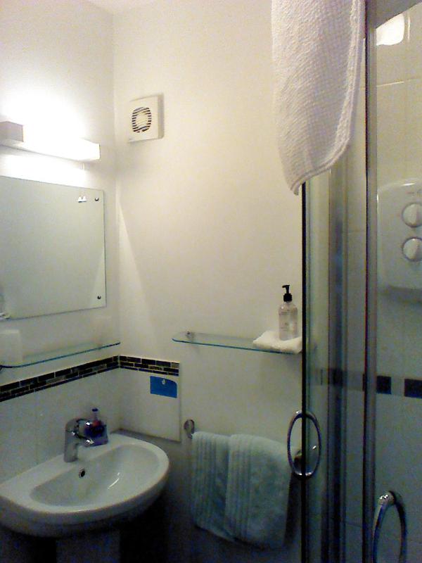 Double Room with Private Bathroom image 2