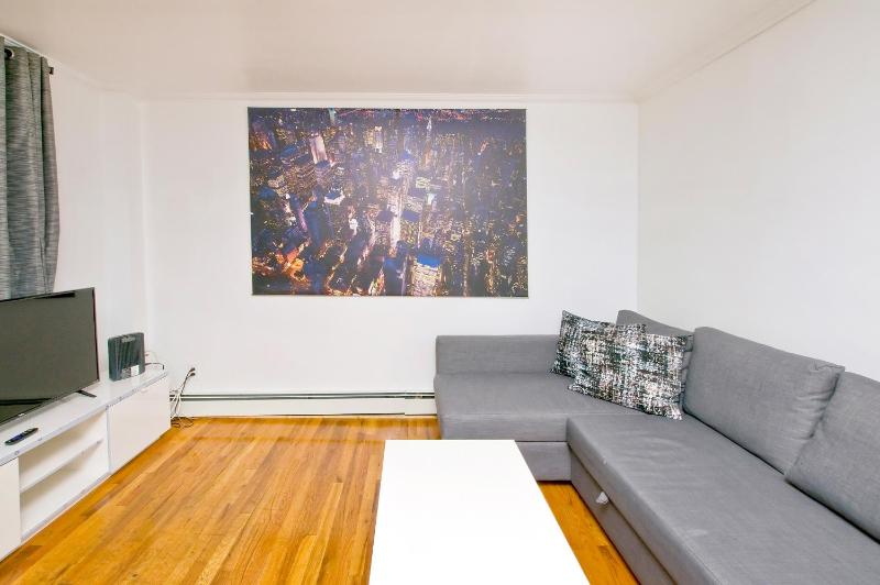 One-Bedroom Apartment image 3