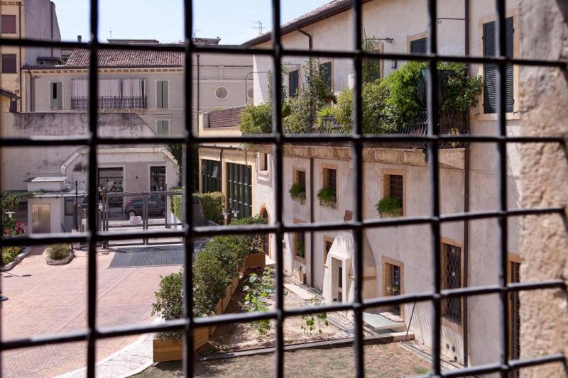 Anfite Luxury Apartment Volto San Luca - image 10