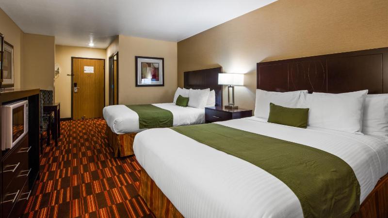 Queen Room with Two Queen Beds - Disability Access/Non-Smoking image 2