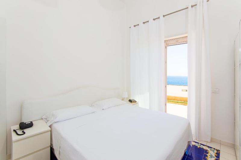 Studio with Sea View image 3
