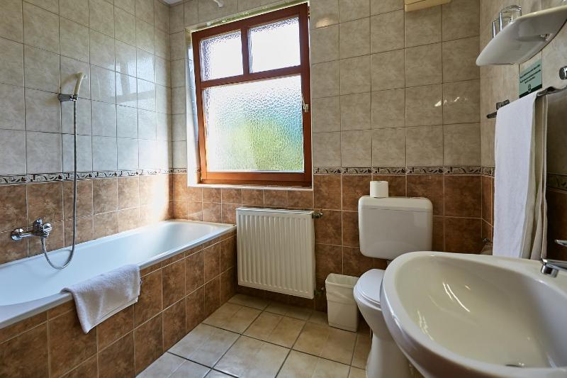 Double Room with Air-Conditioning image 2