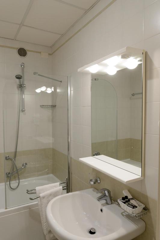 Double Room image 2