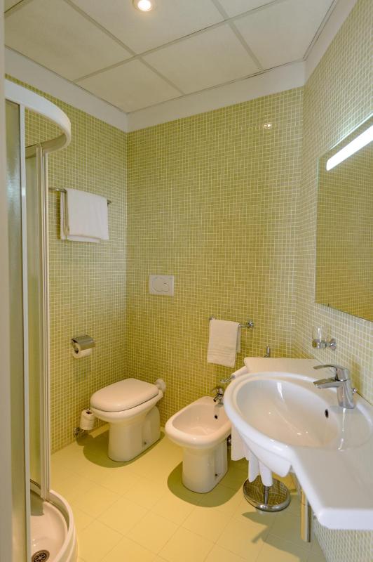 Family Room (2 Adults + 2 Children) image 3