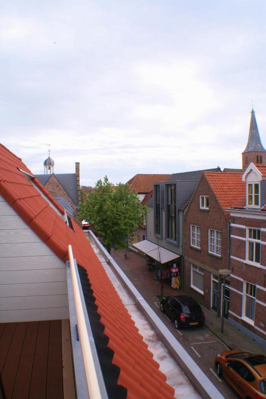 One-Bedroom Apartment with Balcony Noordstraat 6 C,D 2nd floor image 4