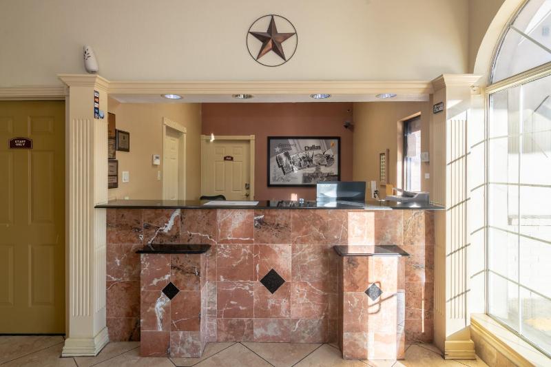 Super 8 by Wyndham Dallas East - image 18