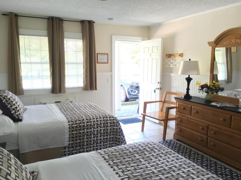 Standard Double Room image 3