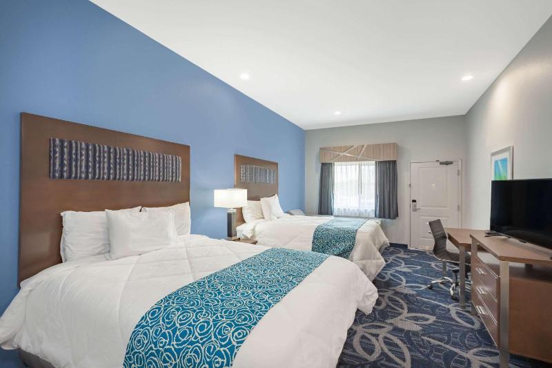 Baymont Inn & Suites Houston Hobby Airport - image 31