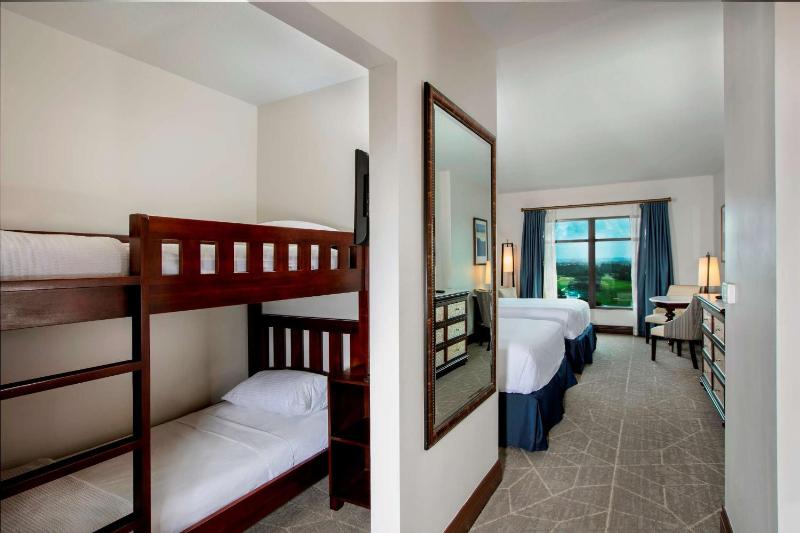 Family Room with Bunk Bed and 2 Queen Beds Non Smoking