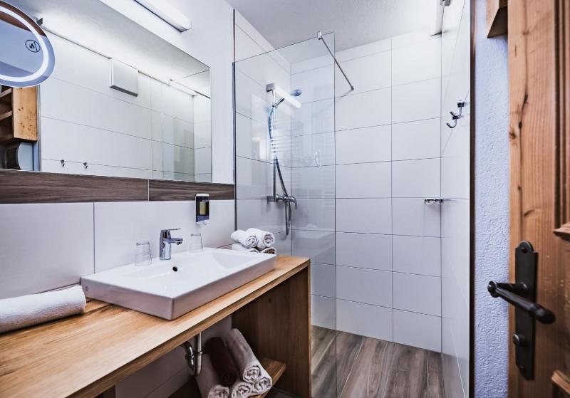 Three-Bedroom Apartment with Sauna image 4