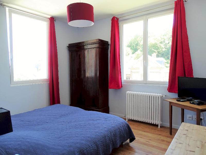 Eight-Bedroom Villa image 2