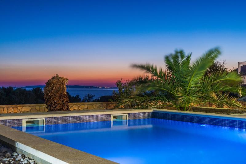 Villa Stani luxury villa with a pool - image 20