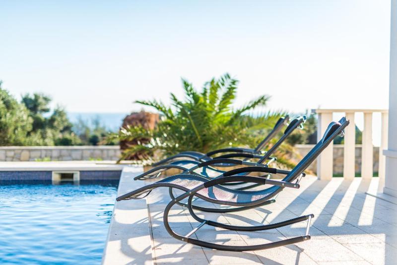 Villa Stani luxury villa with a pool - image 15