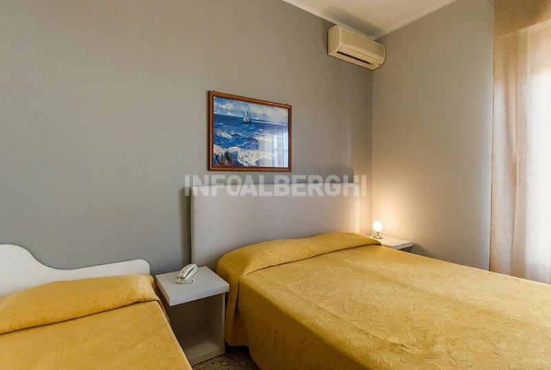 Single Room image 2