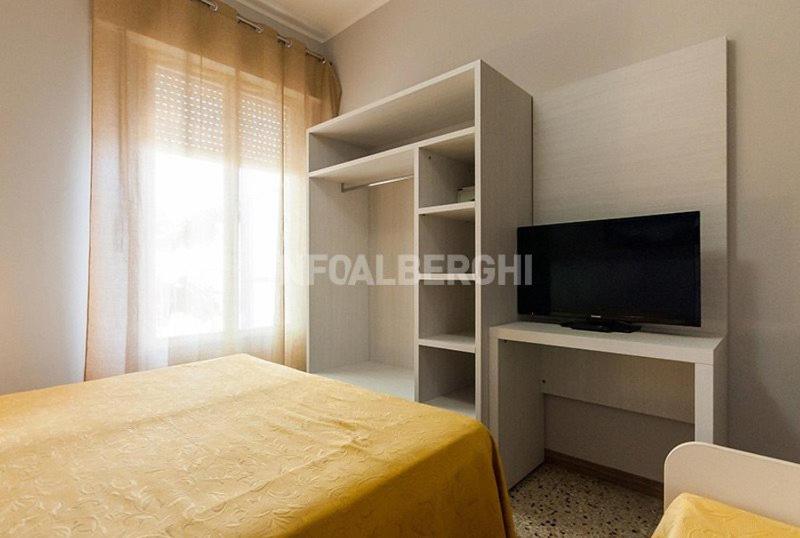Double or Twin Room image 2
