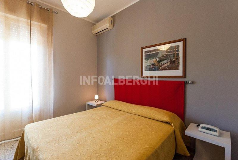Double or Twin Room image 3