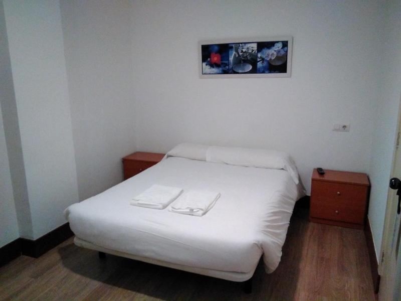 Hostal Ancla Dorada - image 1