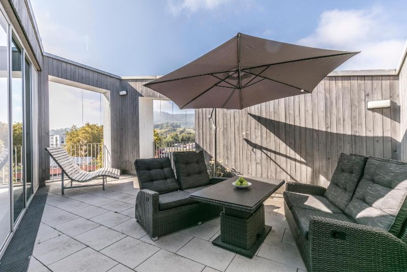 Double Room with Balcony image 2