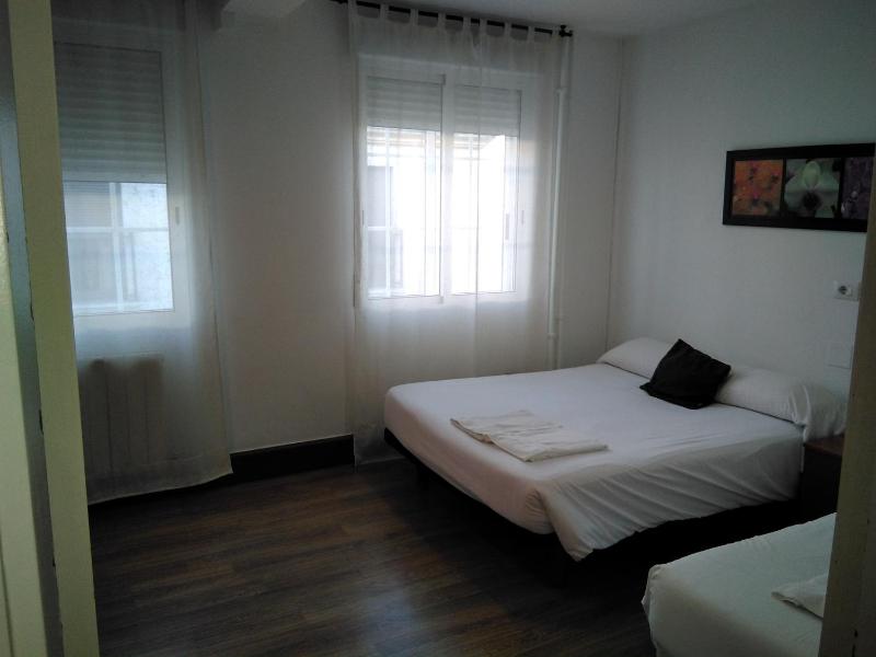 Hostal Ancla Dorada - image 9