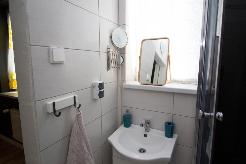 Double Room with Bathroom image 4