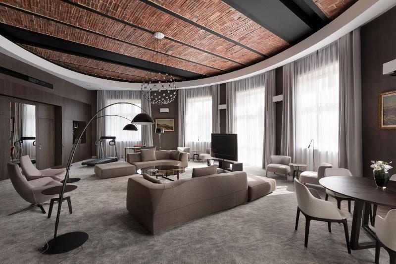 Presidential Suite image 3