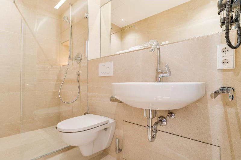 Single Room image 3