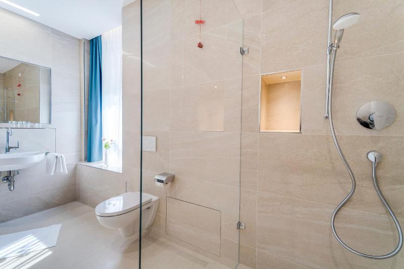 Triple Room image 2