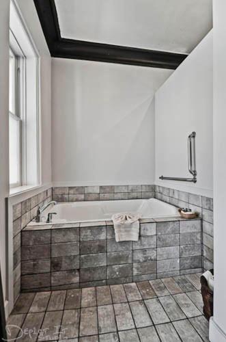 101 Presidential Suite image 3