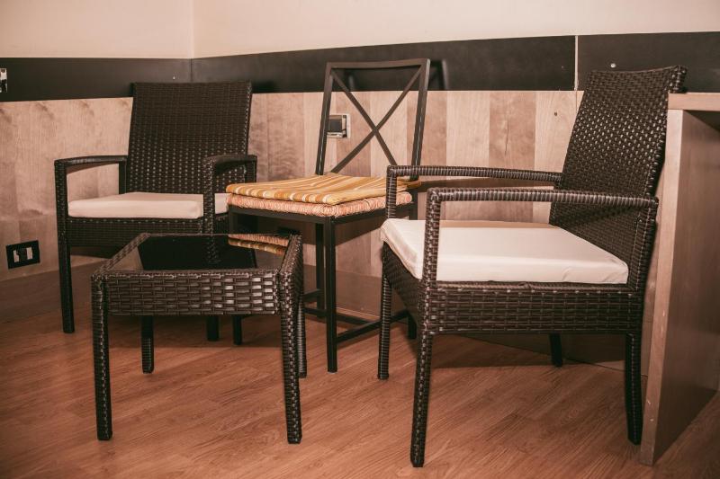 Double or Twin Room with Balcony image 3