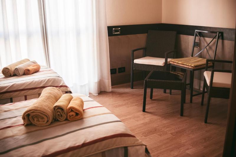 Double or Twin Room with Balcony image 2