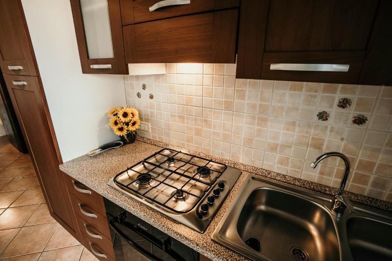 One-Bedroom Apartment image 3