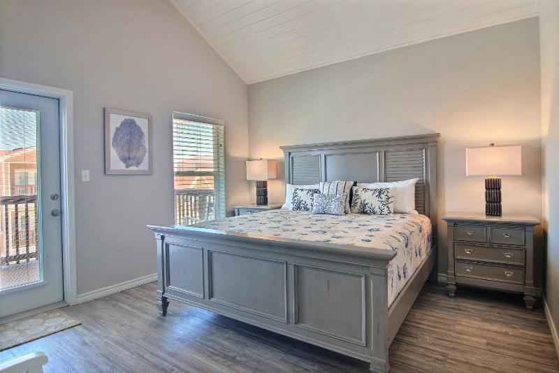 Four-Bedroom Apartment image 1