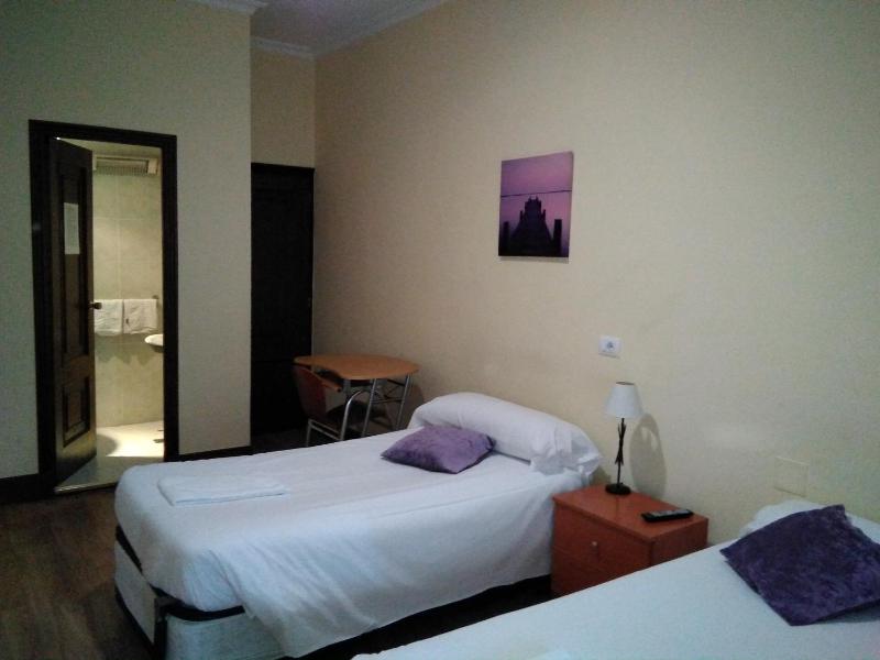 Hostal Ancla Dorada - image 13