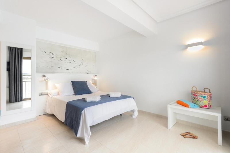 Suite with Sea View image 1